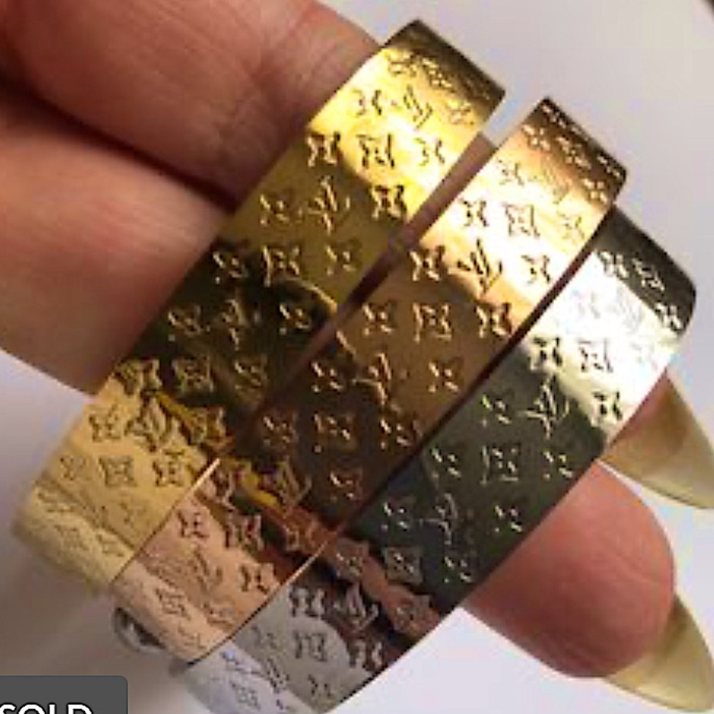 Gold Plated Clover Bangle Bracelet - Picture 3 of 6